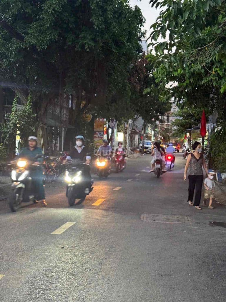 Bán Nhà Mặt Tiền - Đang Cho Thuê Khoán CHDV ( DT 4,5 x 17 ) - Ảnh 3