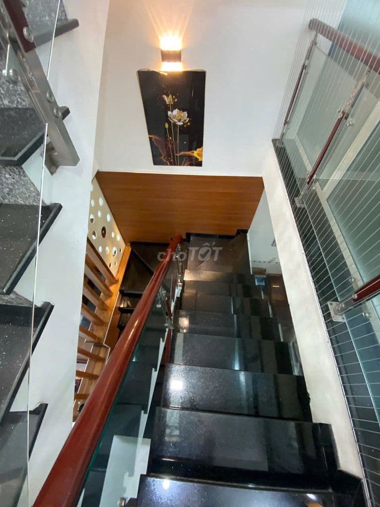 NGỘP CẦN BÁN GẤP NHÀ 3 TẦNG NGAY VẠN PHÚC 104M2 GIÁ 8,2 TỶ - Ảnh 3