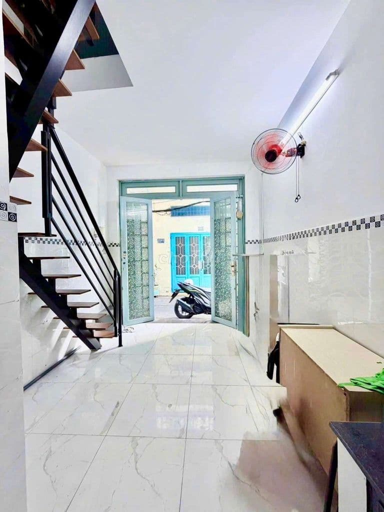 HBG cách MT Đường Số 8, P.11,Q.Gò Vấp,2 mặt hẻm 3 tầng , 3,2 tỷ ( TL )