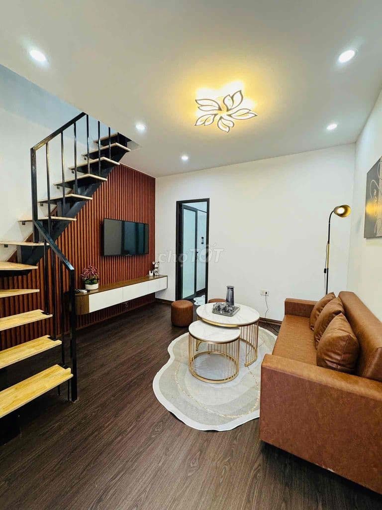 Ô tố đỗ cửa tập thể phố Trương Định nhà đẹp 2 thoáng 3 ngủ 2 wc 80m2 T