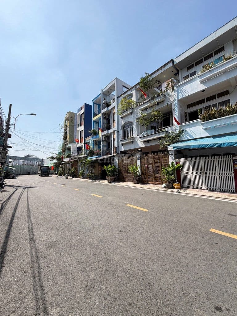 Bán nhà mặt tiền đường nội bộ P4-Q8