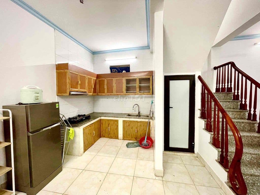 Hơn 5 tỷ có nhà mới Đông Mỹ-Ngõ 3 gác-Gần oto-48m*4T;MT5m;4N - Ảnh 2