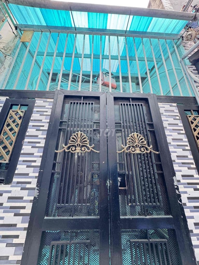 GIÁ 1TỶ8 - BÁN NHÀ - QUẬN 4 – ĐƯỜNG BẾN VÂN ĐỒN - DT 31 M2 (3.1 x 10m