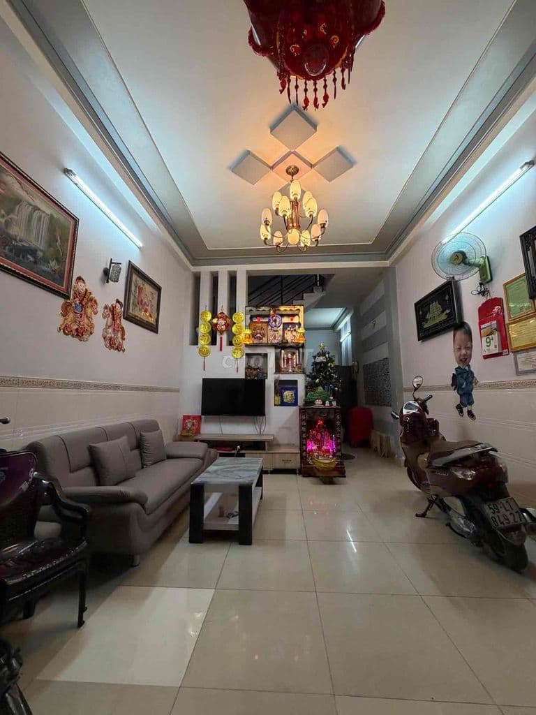 ngay Lê Văn Quới - ngã tư bốn xã - gần đầm sen -Dt 52