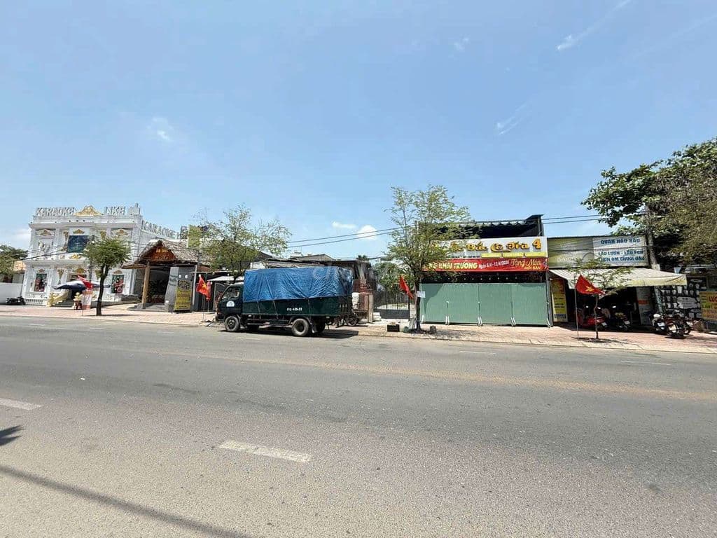 Bán mặt tiền MAN THIỆN. SÁT CHỢ ĐÊM. K TIẾP QUẢNG CÁO