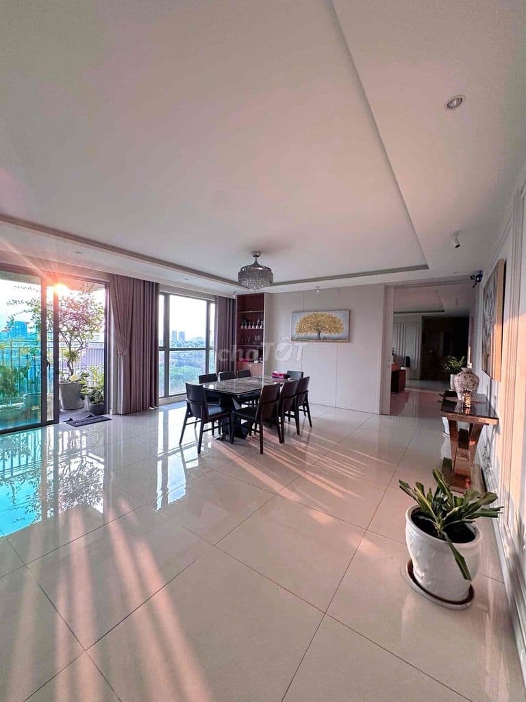 Cần bán căn hộ độc bản khu Riviera Point - Ảnh 2