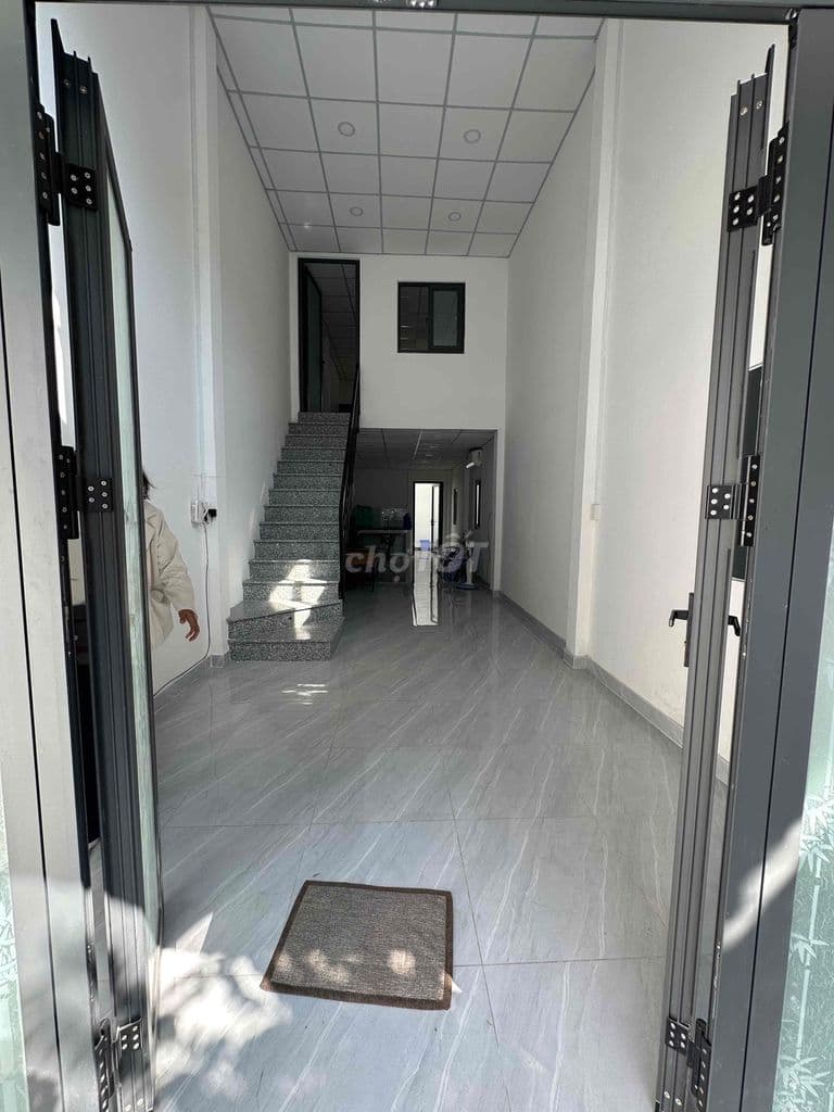 🏡 NHÀ GV DT KHỦNG -70,3M² 🏡 Ô TÔ ĐỖ CỬA - SHR - chỉ 4,95 t.ỷ - Ảnh 3