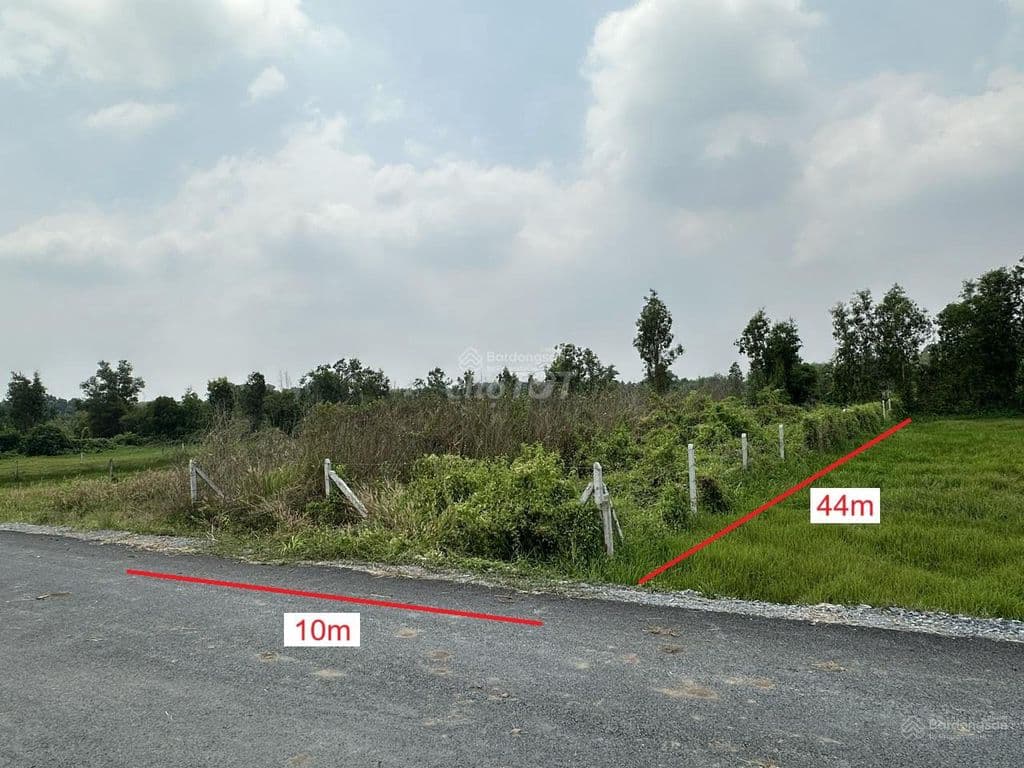 Bán lô đất mt đường nhựa 812, dt 440,7m, có 150m thổ, xã An Phú