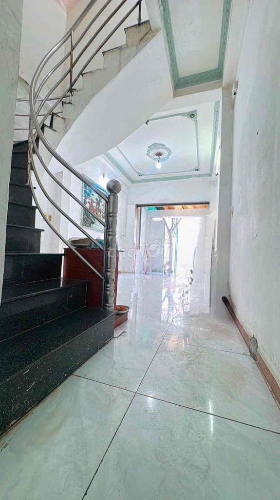 NHÀ MẶT TIỀN ĐƯỜNG LÒ GỐM Q6,DT:3,2x16,8,TRỆT 3 LẦU 5PN 3WC