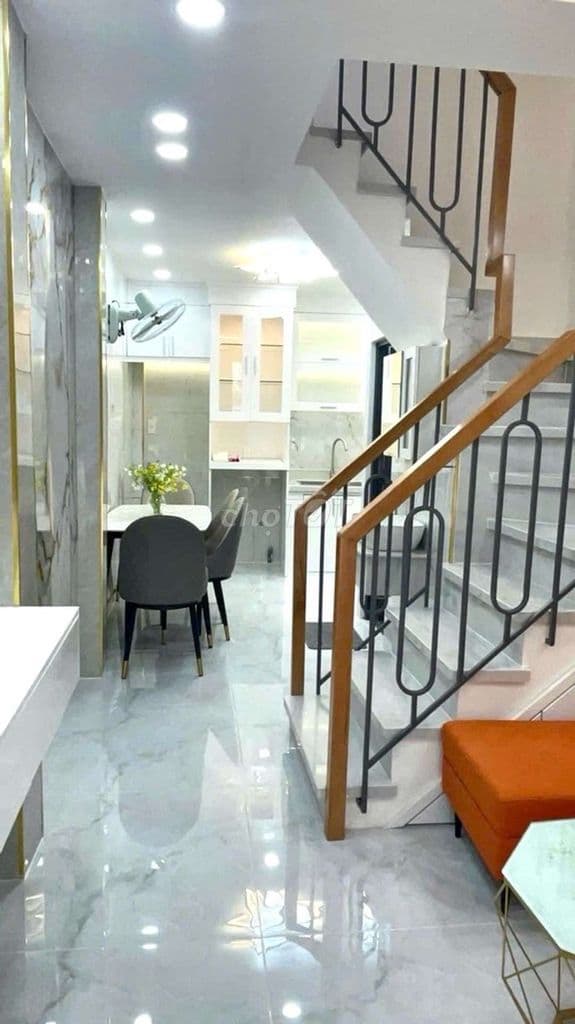 SÁT HẺM Ô TÔ TRÁNH, 2 TẦNG MỚI ĐẸP, SỔ VUÔNG A4 HOÀN CÔNG ĐỦ, GẦN CHỢ - Ảnh 3