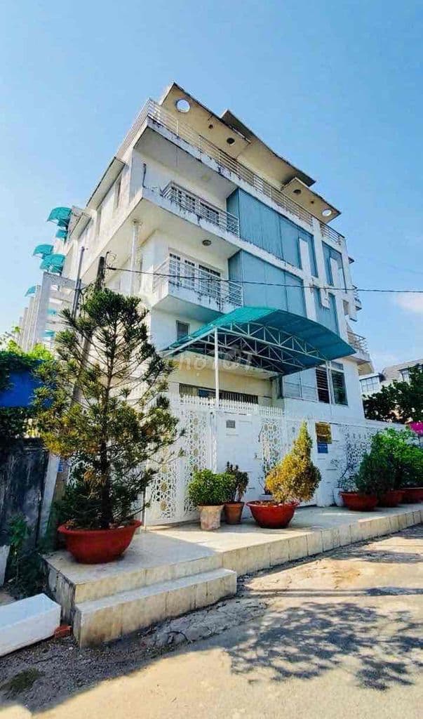 Tặng biệt thự Thủ Đức kiên cố, ngang 15m chỉ với GIÁ 25 tỷ