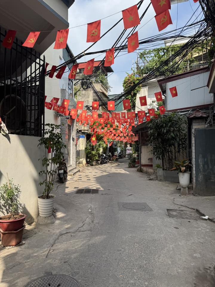 TRẦN KHÁT CHÂN - NGÕ NÔNG - GẦN PHỐ - DÂN XÂY - GIÁ ĐẦU TƯ