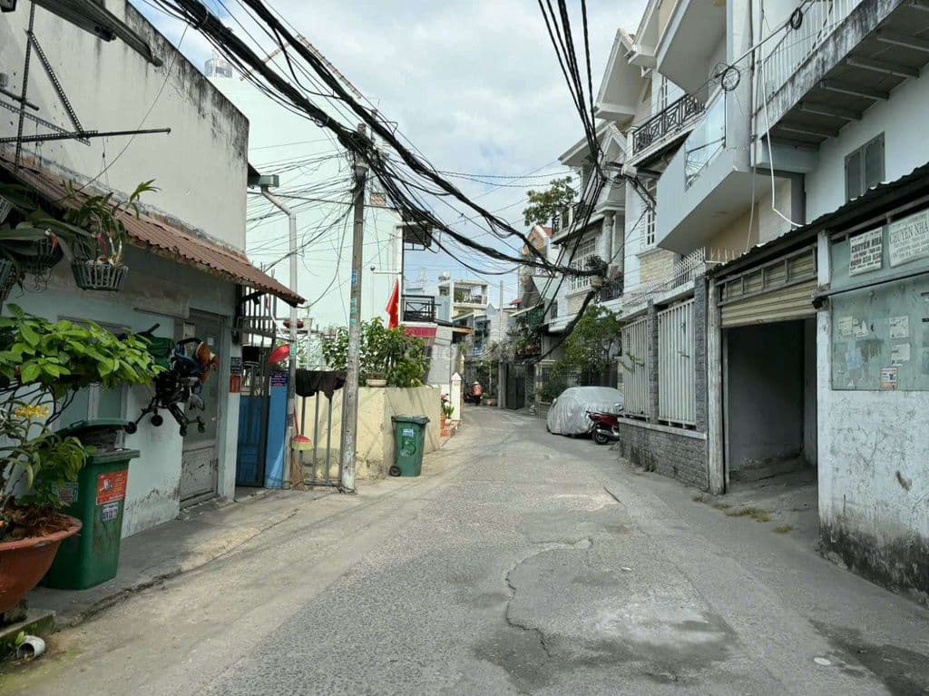 căn góc hẻm xe hơi 2 tầng quận 7 giá 4 tỷ 390