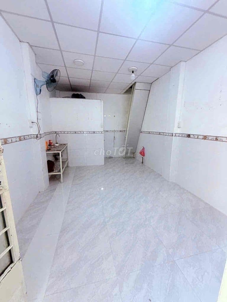 BÁN NHÀ NGANG 5M NGAY LẠC LONG QUÂN DIỆN TÍCH 80M2 GIÁ CHỈ NHỈNH 6TỶ