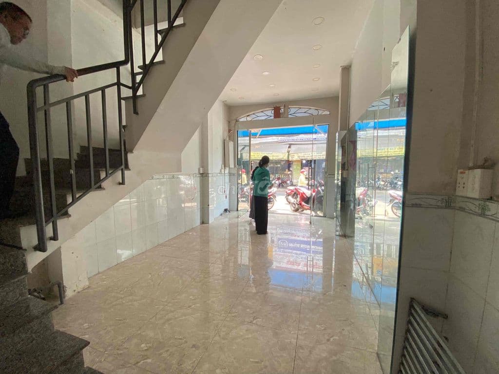 Mặt tiền Kd Văn Cao 3.3x7, 2 lầu, 5.3 tỷ