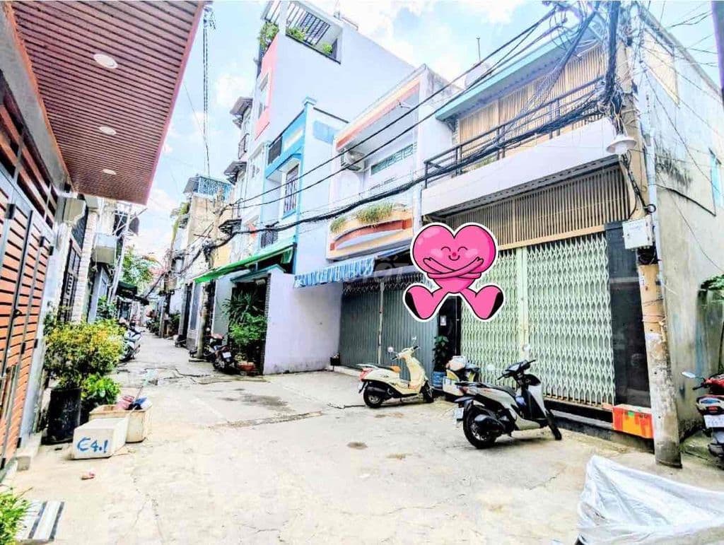 nhà 2 tầng diện tích đẹp hẻm xe hơi Lạc Long Quân