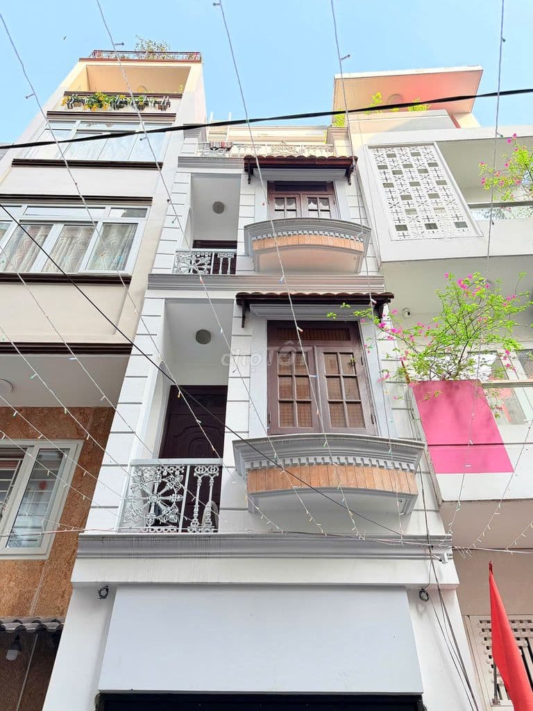 NHÀ HẺM 8m HOÀNG SA Q3 3.5X13m 7PN THUÊ 21TR GIÁ 8.8 TỶ