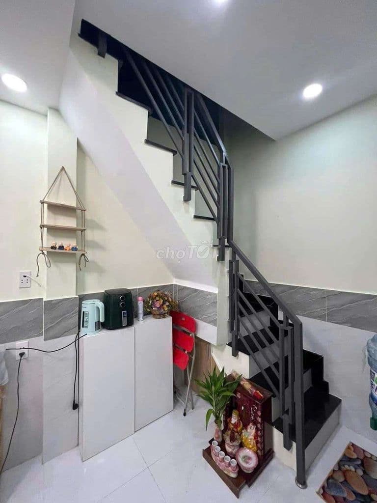 BÁN NHÀ PHẠM NGỌC CHỢ TÂN HƯƠNG QUẬN TÂN PHÚ 24m² 2TẦNG HXH CHÍNH CHỦ