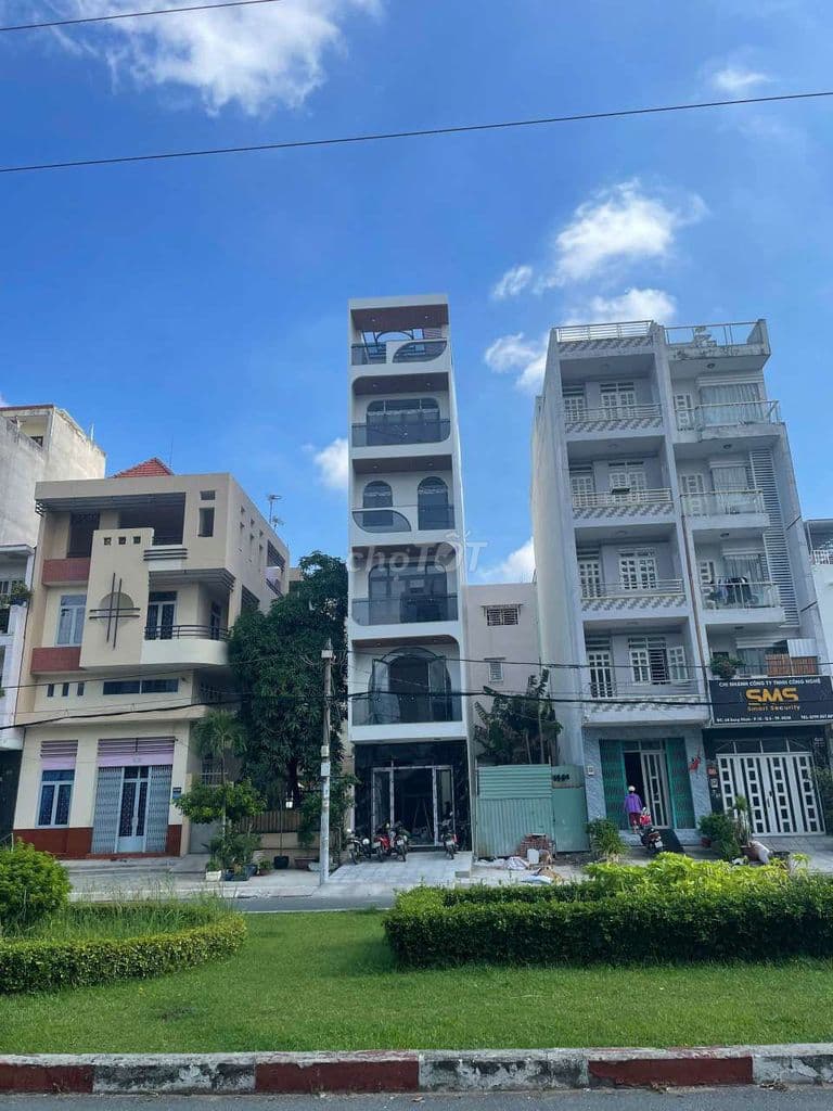 Mặt tiền đg 20 M Song Hành p10 Q6