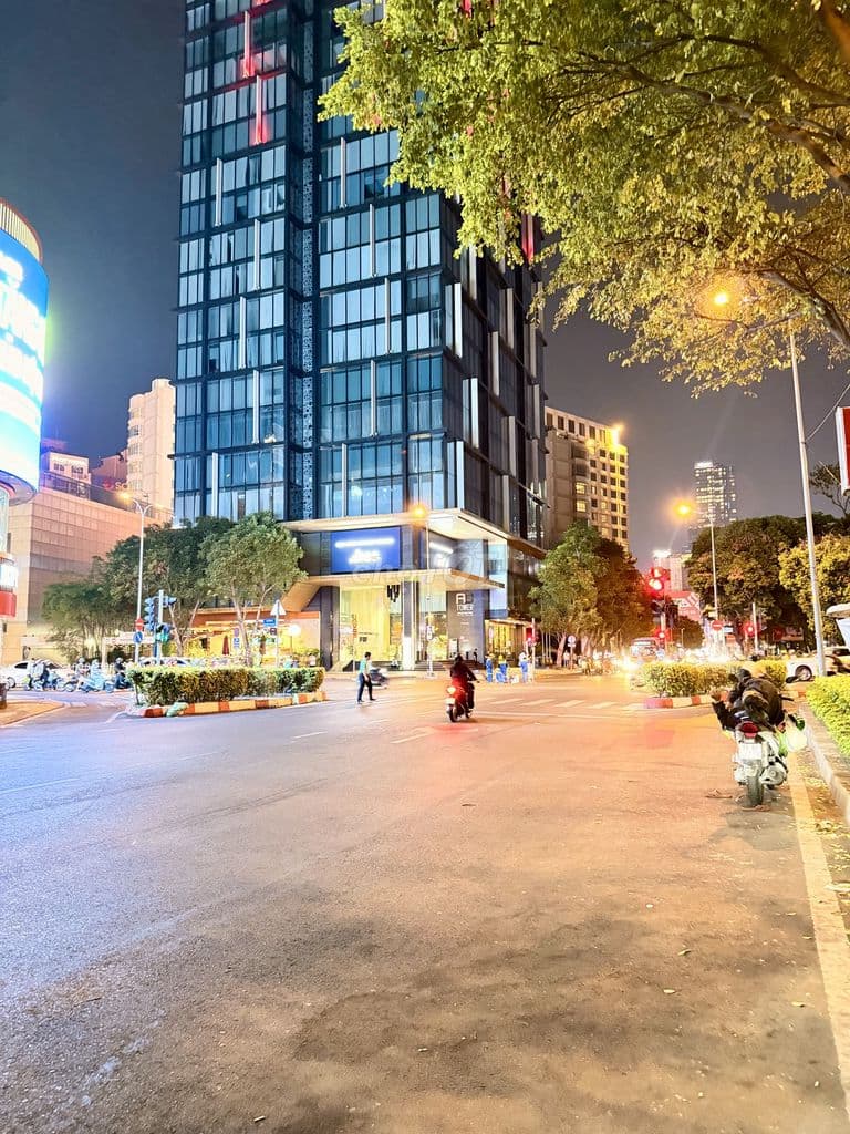 Bán cặp khách sạn 80 phòng Bến Thành, Quận 1 - 450m2 - Ảnh 2