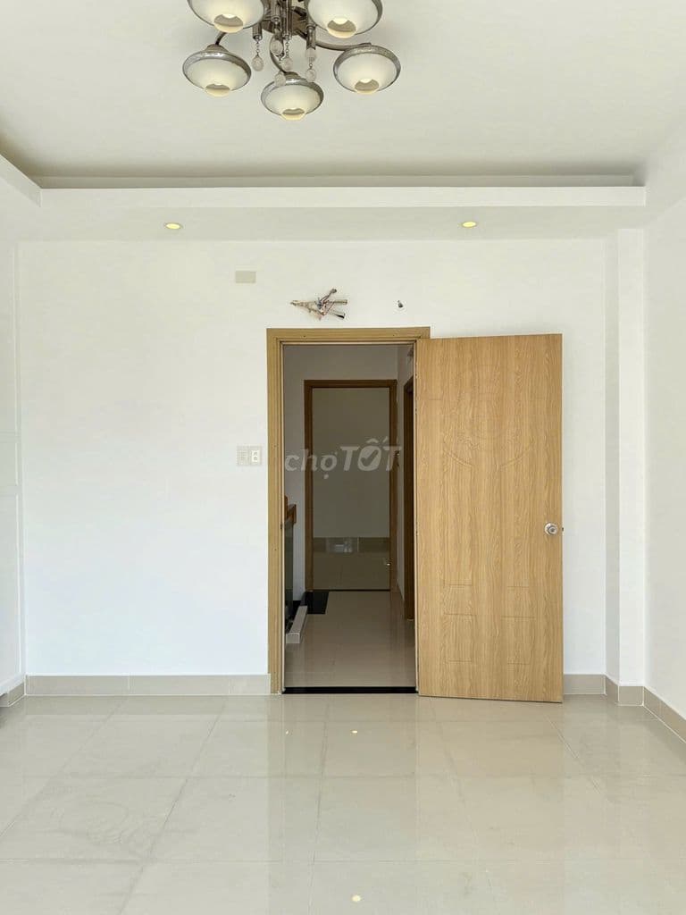 Bán gấp nhà 62,3m QL 13, Bình Thạnh gần ĐH Hutech. Xây 4 tầng, sổ sẵn