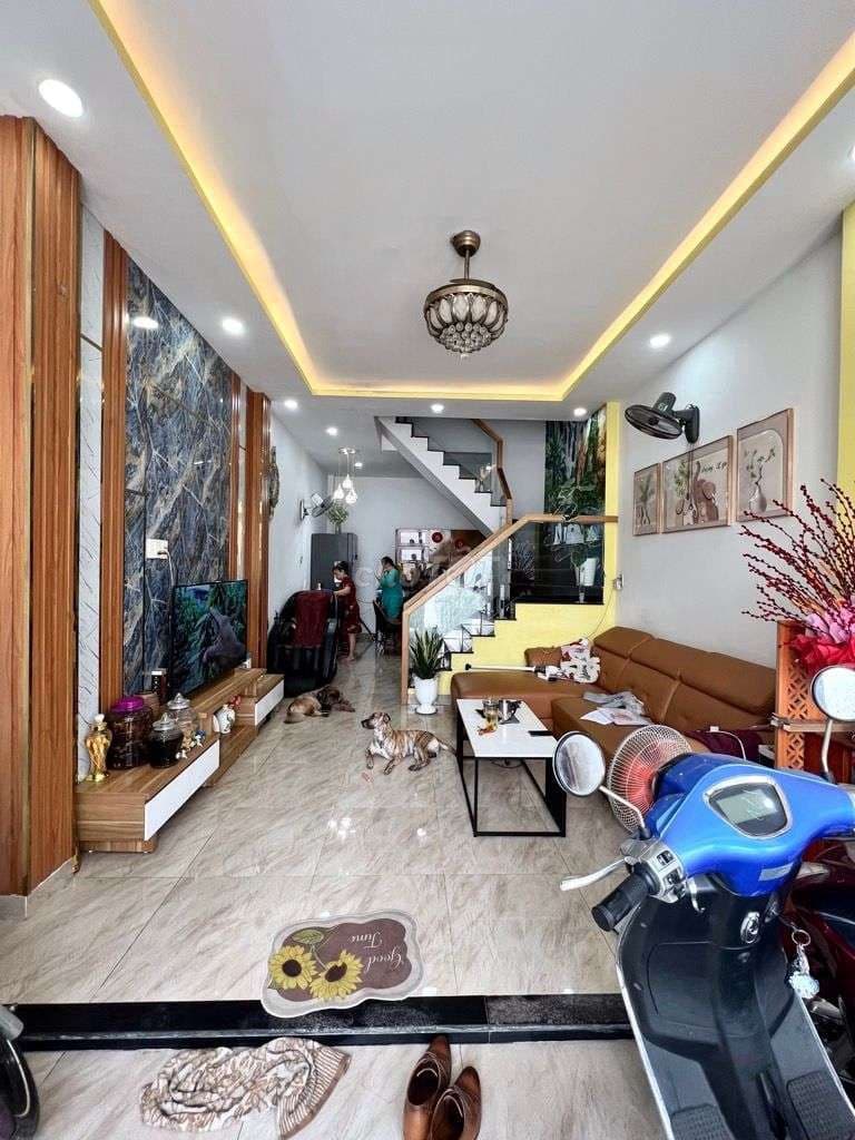 NHÀ ĐẸP 2 TẦNG - GẦN TRƯỜNG TIỂU HỌC BV , CẤP 2 41m2 4x10