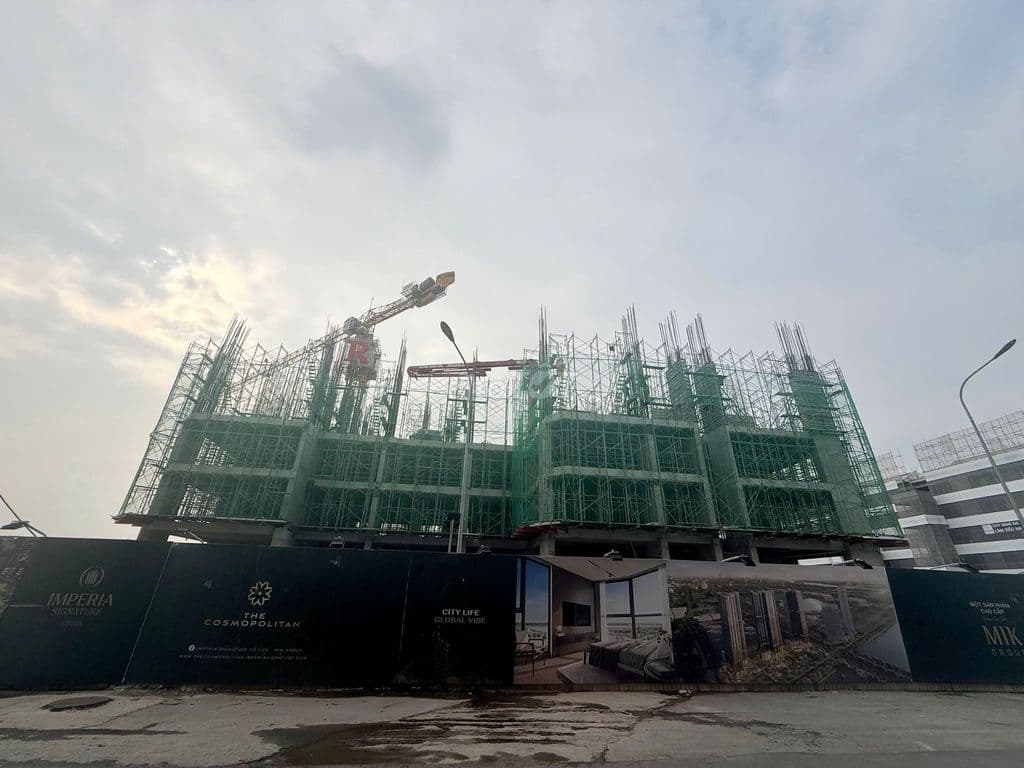 CHÍNH CHỦ NHƯỢNG HÀNG HIẾM, SHOP CHÂN ĐẾ TÒA M3 MIK CỔ LOA, SỔ LÂU DÀI
