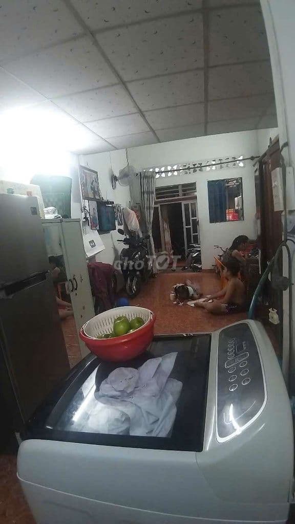 Nhà p11, dt 3,3 x8, lửng, cần bán