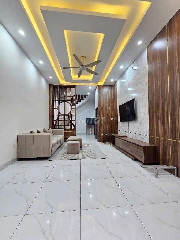bán nhà 5 tầng Võ Chí Công ô tô đỗ cổng
