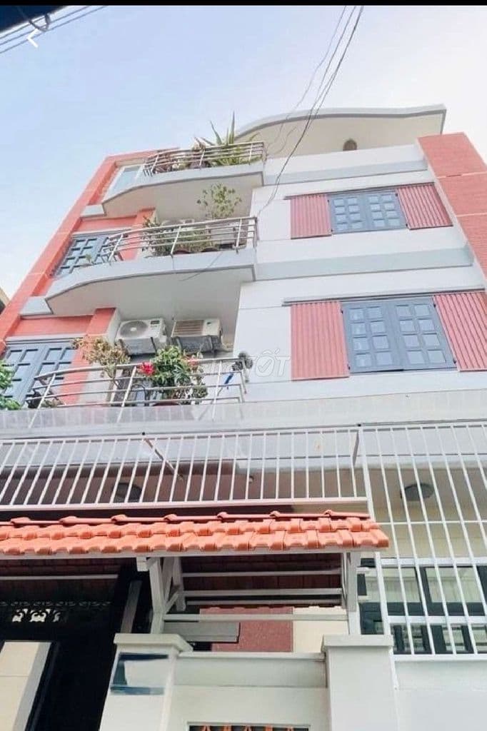 GIÁP RANH PHÚ NHUẬN- NGANG 5.5M- HẺM OTO SÁT MẶT TIỀN- CHỈ 9.9 TỶ