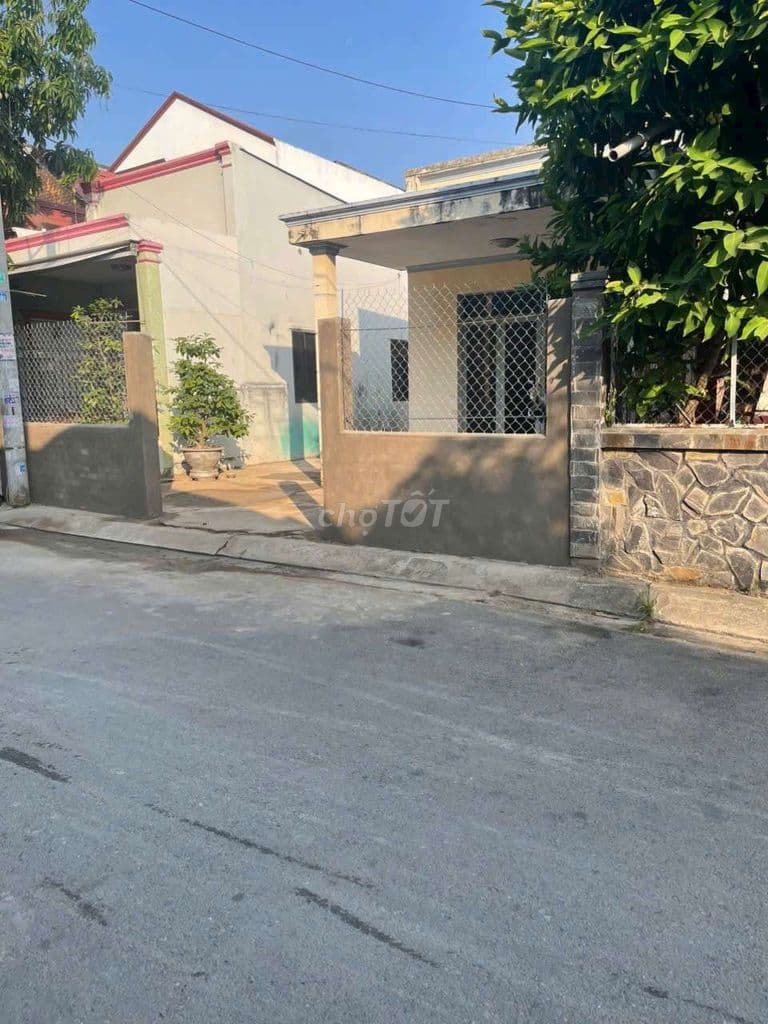 nhà cấp 4... 221m full thổ giá chỉ 6 tỷ 400. Nhơn Đức Nhà Bè