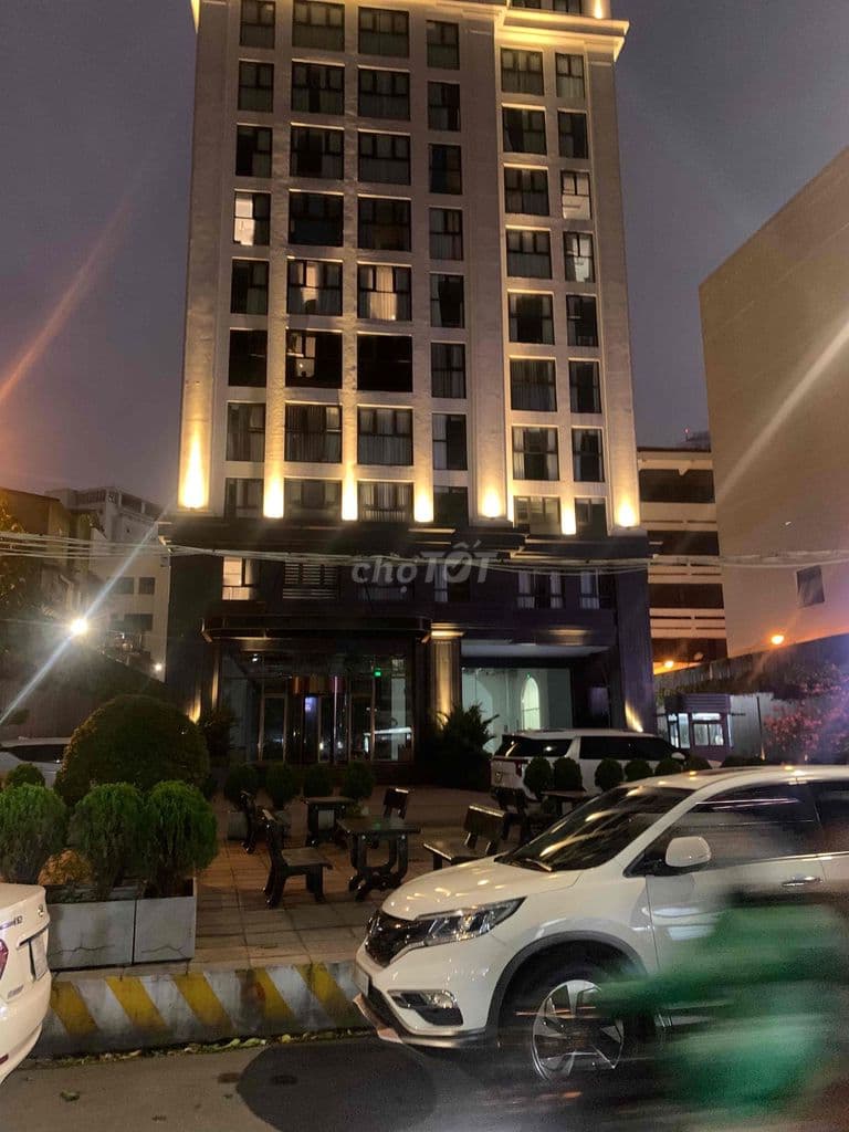 Cho thuê sàn tầng 5 diện tích 1000m2 giá 100tr/1 tháng