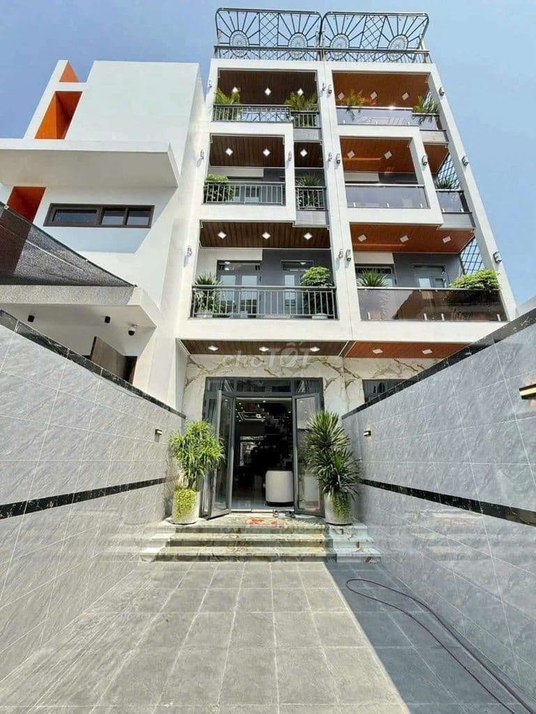 Nhà phố dài 4x26m đúc 4 tầng sân vườn rộng rãi Thạnh xuân 24