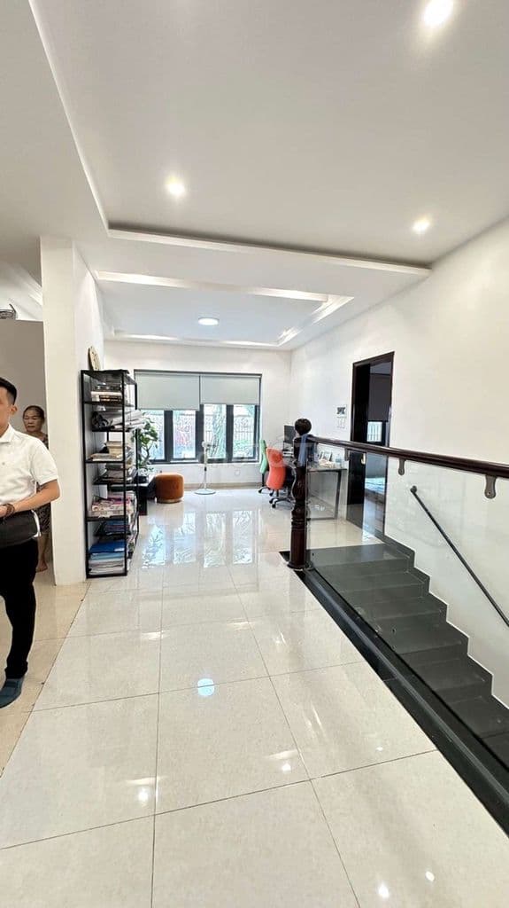BIỆT THỰ SÂN VƯỜN HỒ BƠI MẶT TIỀN KHU – GẦN GLOBAL CITY - Ảnh 2