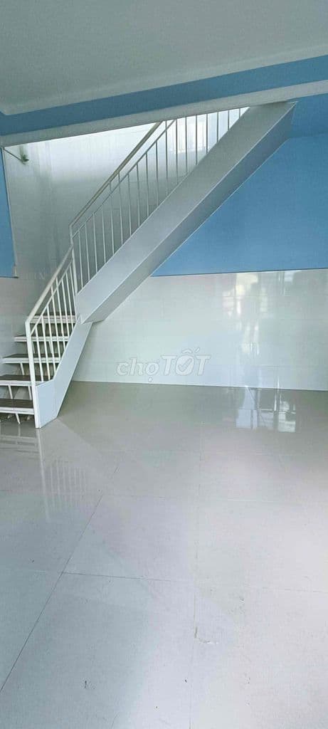 2 Tầng 1 trục Phạm Văn Đồng 25m2 mới- Hẻm thông, gần chợ, siêu t - Ảnh 2