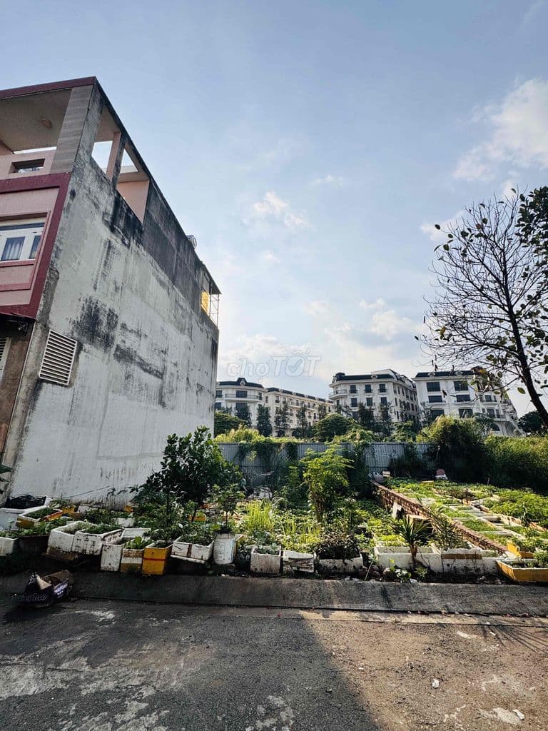 BÁN ĐẤT HXH QUỐC LỘ 13- SÁT ĐINH THỊ THI VẠN PHÚC CITY, SHR - Ảnh 2