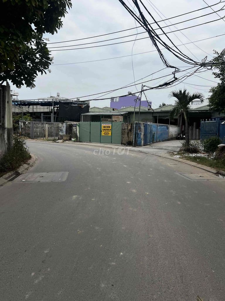 Đât góc 2 mặt hẻm ô tô 7x20 thổ cư TL19 vào 50m SHR có nhà kho