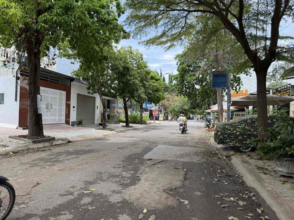 Bán nền khu phân lô, Nguyễn Duy Trinh, 56m2, giá 4.39 tỷ - ***