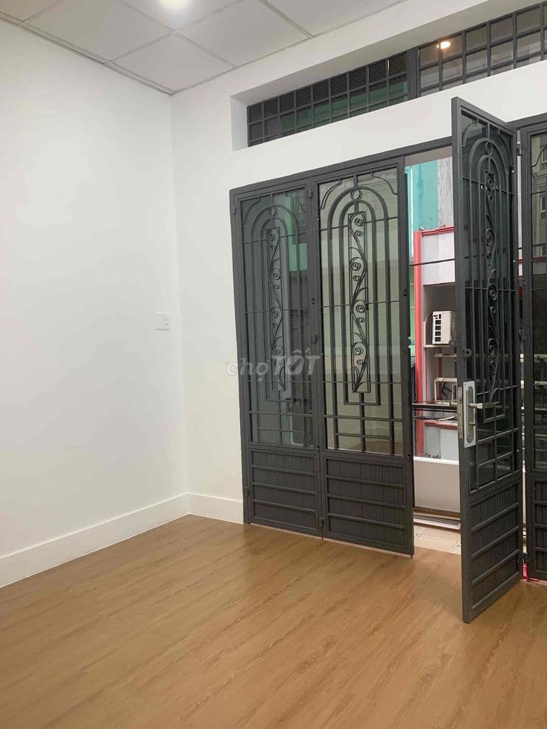 nhà mới đúc 2.5 tấm khu lê cơ nam hùng vương bình tân cũ