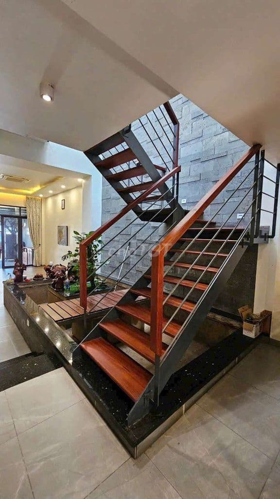 Bán nhà 3 lầu+sân thượng ngay chợ mặt tiền đường nhựa kinh doanh tốt - Ảnh 3