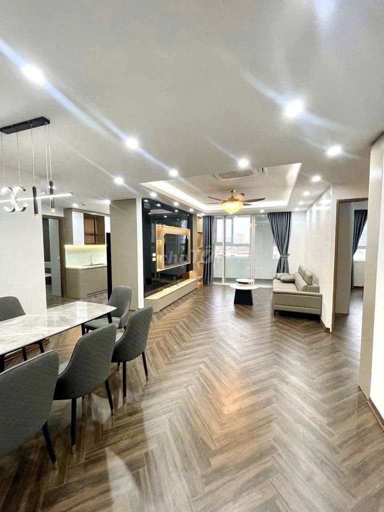 Bán Căn Hộ CT6 KĐT Mới Văn Khê: 160m2 - 4 NGủ, 2VS, Full Đồ, Giá 7 tỷ