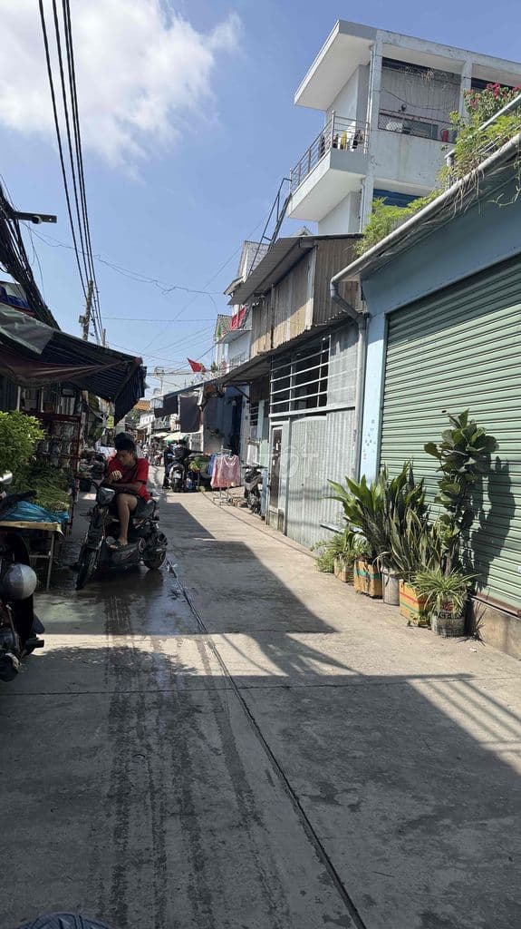NGAY AEON BÌNH TÂN NHÀ 77M2 XE HƠI NGỦ TRONG NHÀ NHỈNH 4 TỶ - Ảnh 2