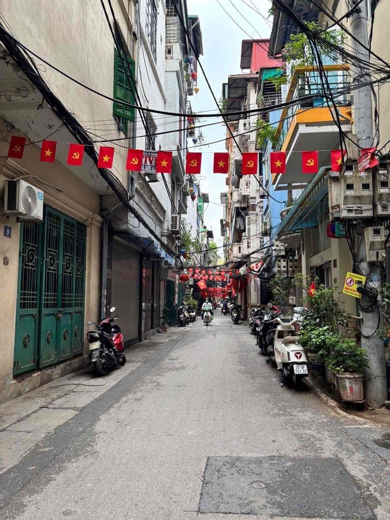Mặt ngõ kinh doanh phố Hồng mai lô góc 2 thoáng dân xây kinh doanh 30m