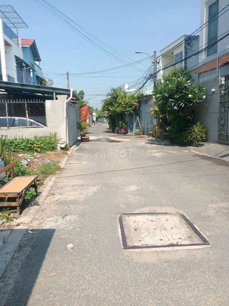 Nhà cấp 4 gác lửng, Mặt Tiền Thạnh Lộc 51