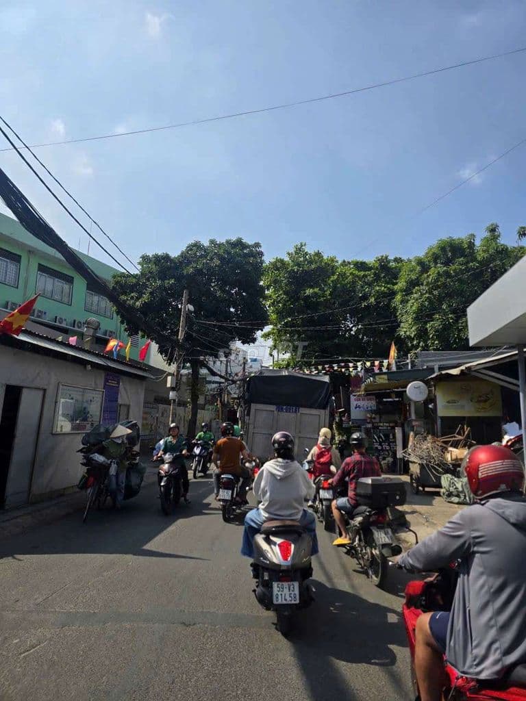 BÁN NHÀ 2 TẦNG - LẠC LONG QUÂN-QUẬN 11- HẺM 3M - Ảnh 3