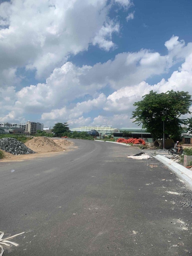 Bán đất 4x16m, khu phân lô, sát kênh tham lương, đường 8m, ĐHT, Q12