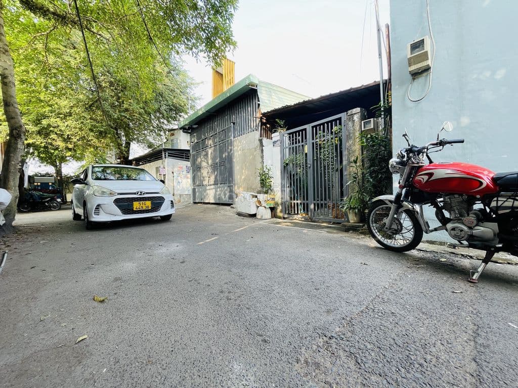 P. Hiệp Phú, HXT quay đầu 75 m2 full thổ cư, nhà cấp 4 chỉ 4.9 tỷ .