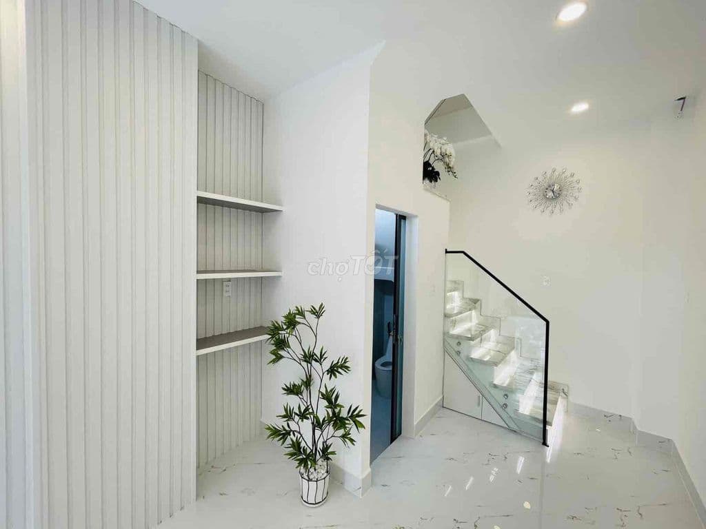 Q10 • CMT8 • Hẻm 2 xe tải né nhau • 2PN • 2WC • chủ giảm chào 600tr - Ảnh 2