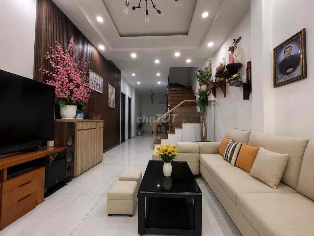 Chỉ 4 Tỷ hơn NHÀ 1 sẹc LÊ VĂN KHƯƠNG sát GÒ VẤP/METRO TTH hẻm thoáng