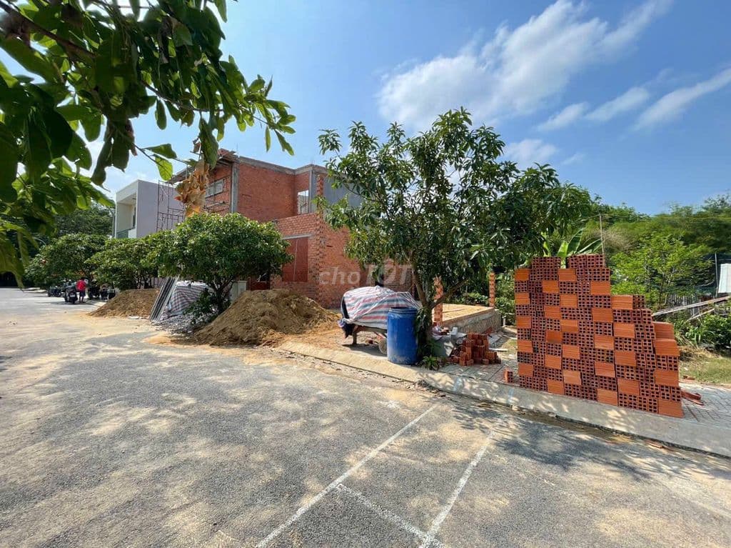 Chủ cần bán đất lô đất liền kề Vin giá 1 tỷ 2 Đ Giồng Cát , dt 100m2 . - Ảnh 2
